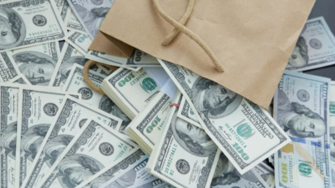 由于贸易紧张局势加剧了多年来摆脱美元的紧迫感