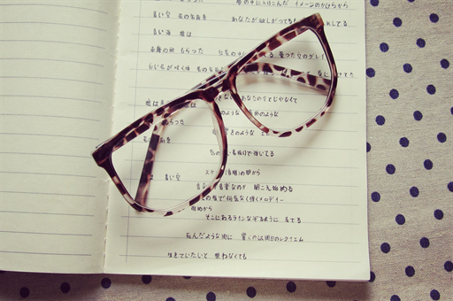 如何挑选强势股，关键策略与注意事项