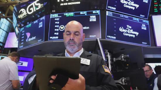 北京时间7月19日凌晨美股午盘涨跌不一，多公司财报出炉