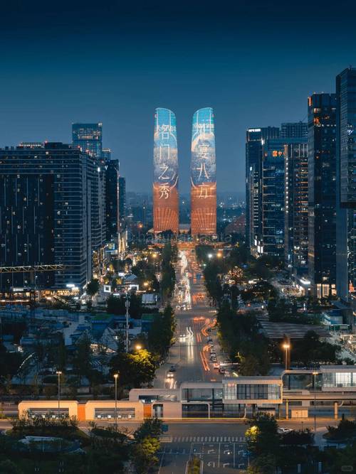 深航24小时服务热线全解析！附订票、酒店等电话及网址