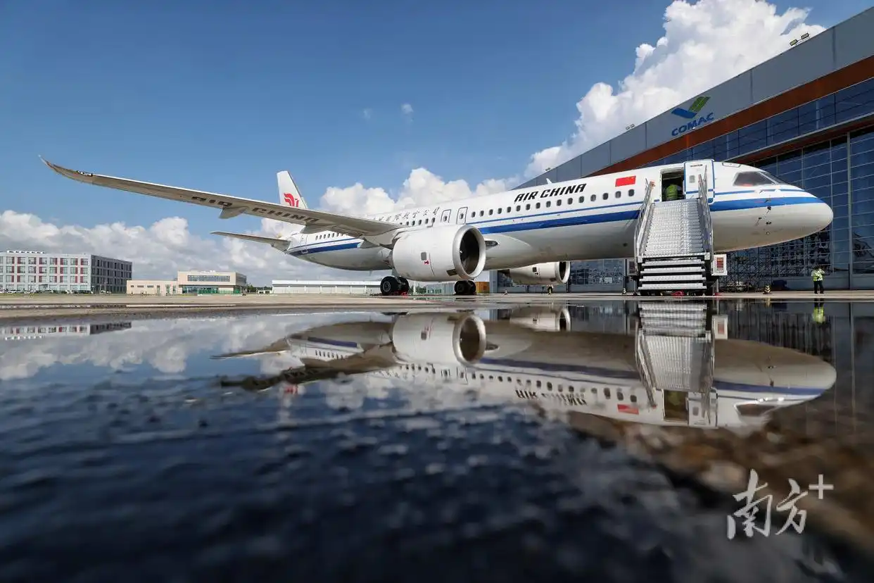 南航首架C919接收_中国国航图片_国航首架C919交付