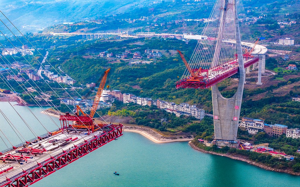 李强作政府工作报告提今年发展目标，GDP增长预期5%左右