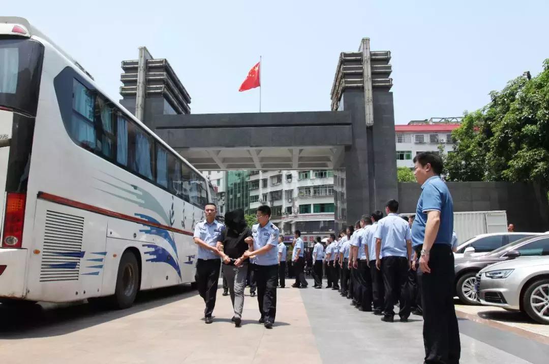 牛股头像 荐股老师竟是骗子？股民韩先生轻信美女业务员险些受骗