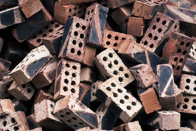 腰椎间盘突出封号风险_游戏搬砖月入3万背后代价_什么单机游戏可以赚钱