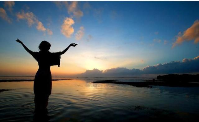 炒股秘籍：如何驾驭人性在交易中的影响，避免情绪失控？