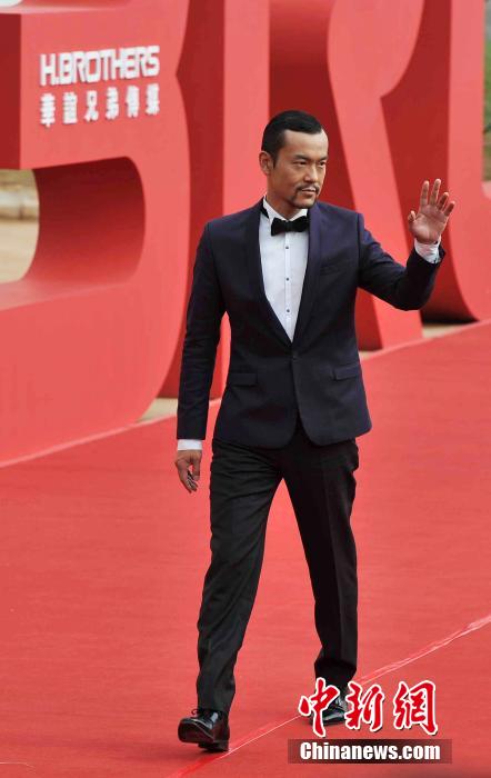 华谊兄弟20周年红毯秀_华谊兄弟二十周年庆典红地毯明星阵容_华谊兄弟二十周年庆典海口红毯现场