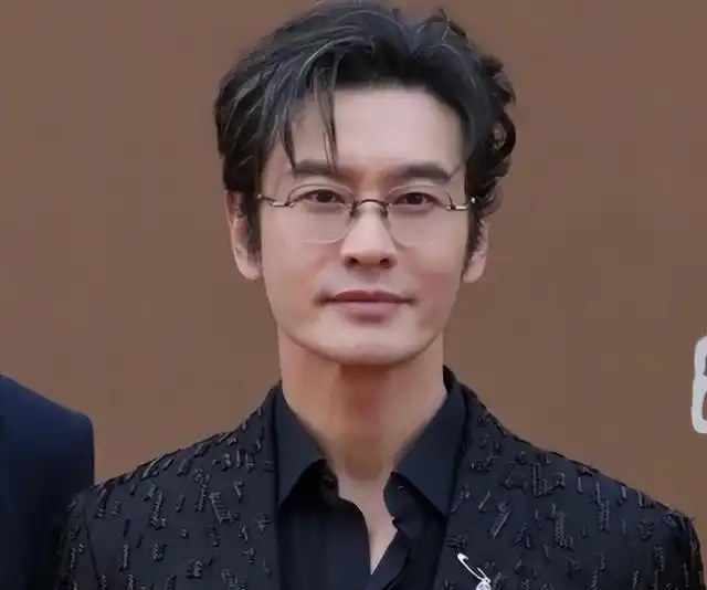 华表奖红毯造型分析_华谊兄弟20周年红毯秀_男演员红毯表现评价