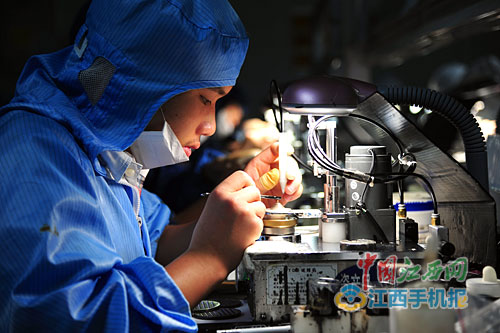 上饶经开区产业蓬勃，凤凰光学等企业发展助力上饶制造升级