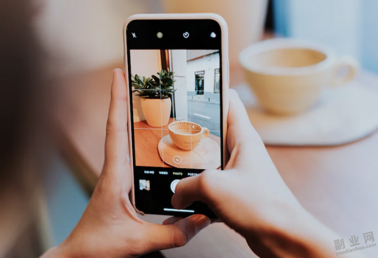 旅游区摆摊照相能赚钱吗？看90后小赵的摆摊经历